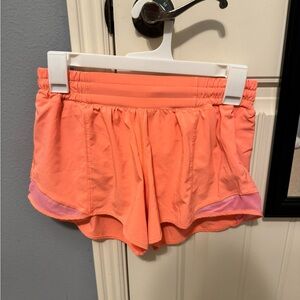 Coral Kiss Lululemon Hotty Hot Low Rise 2.5